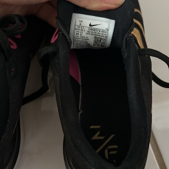 Nike zoom fly 5 women’s size 6 (runs large) - Picture 4 of 5